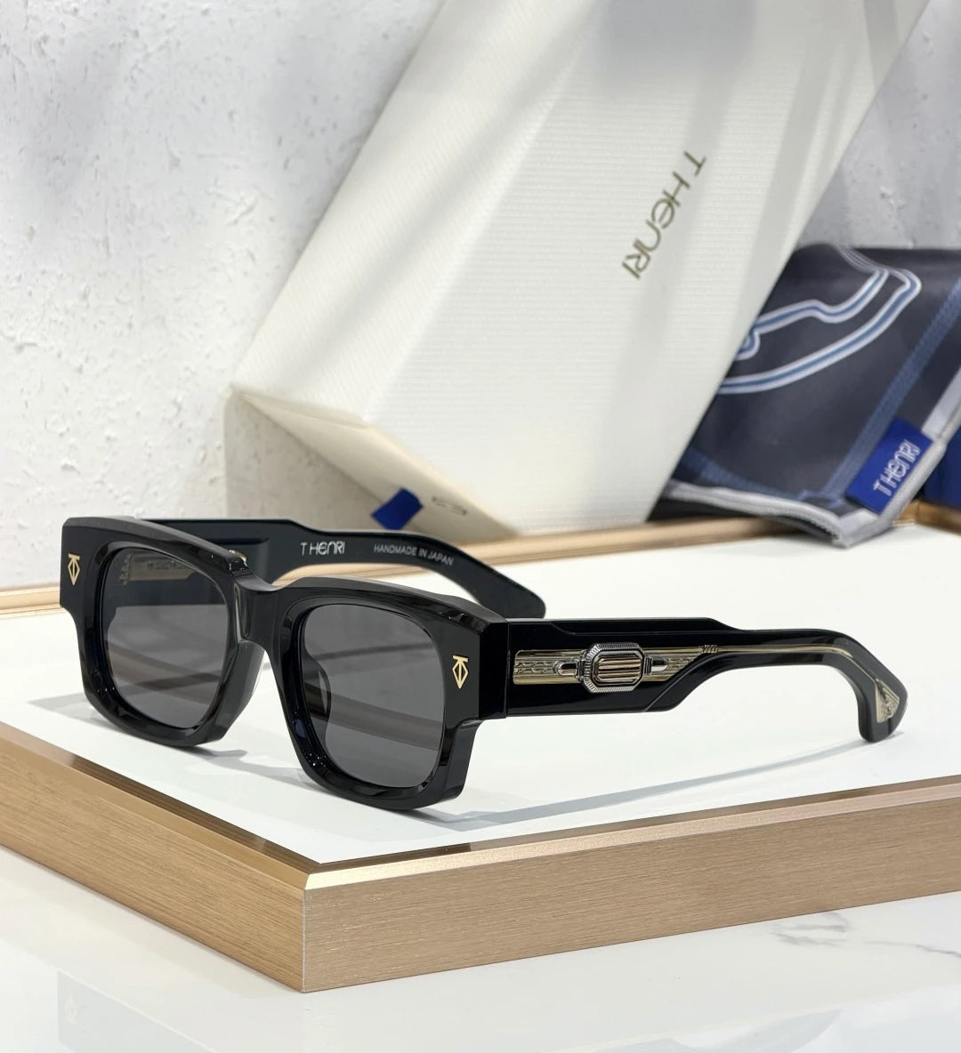 Henri Dusenberg sunglasses Black x Gold x Black Lens
