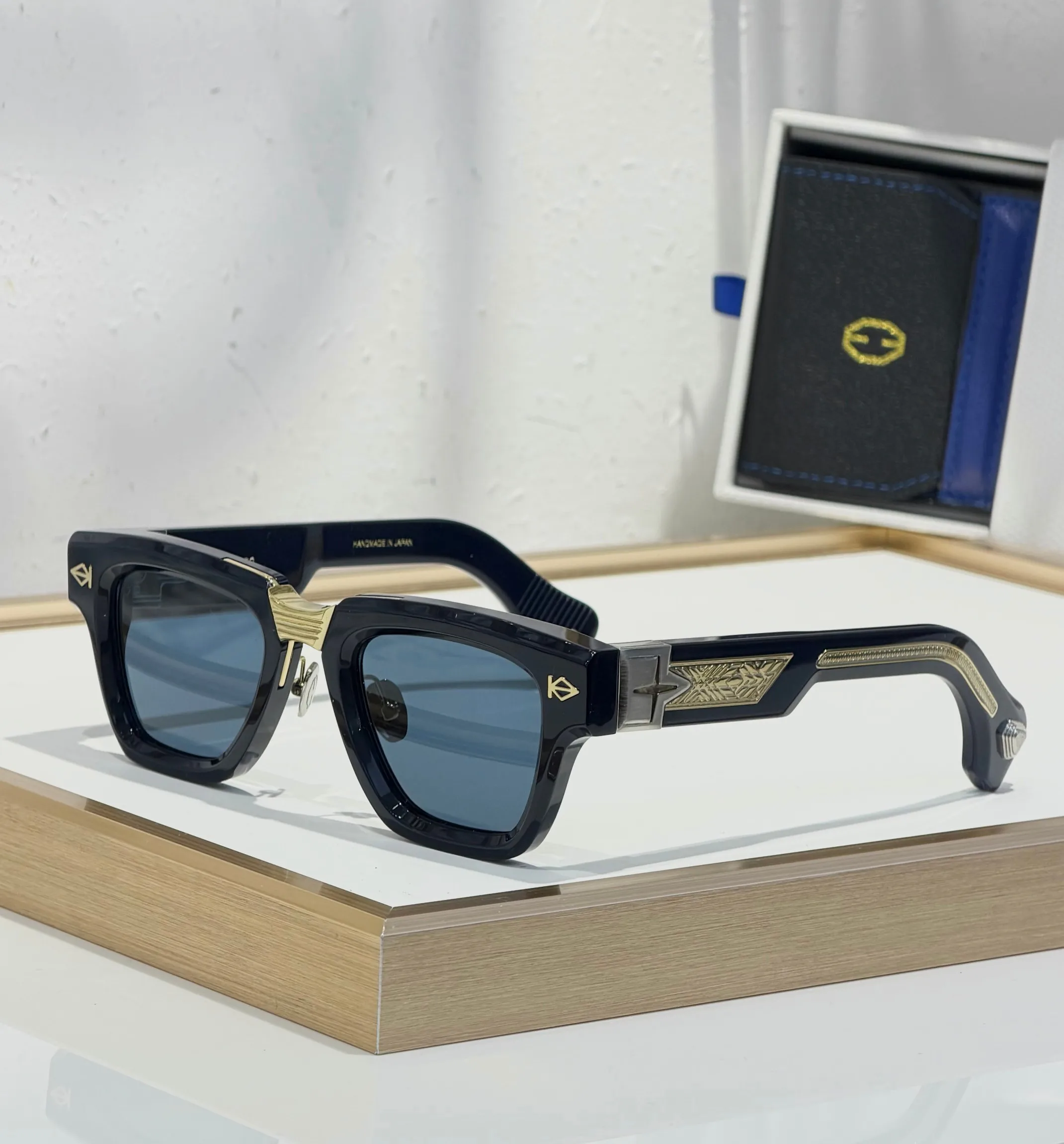 T Henri CO2 Galactique sunglasses, crafted with premium frames and lenses in Egypt front view