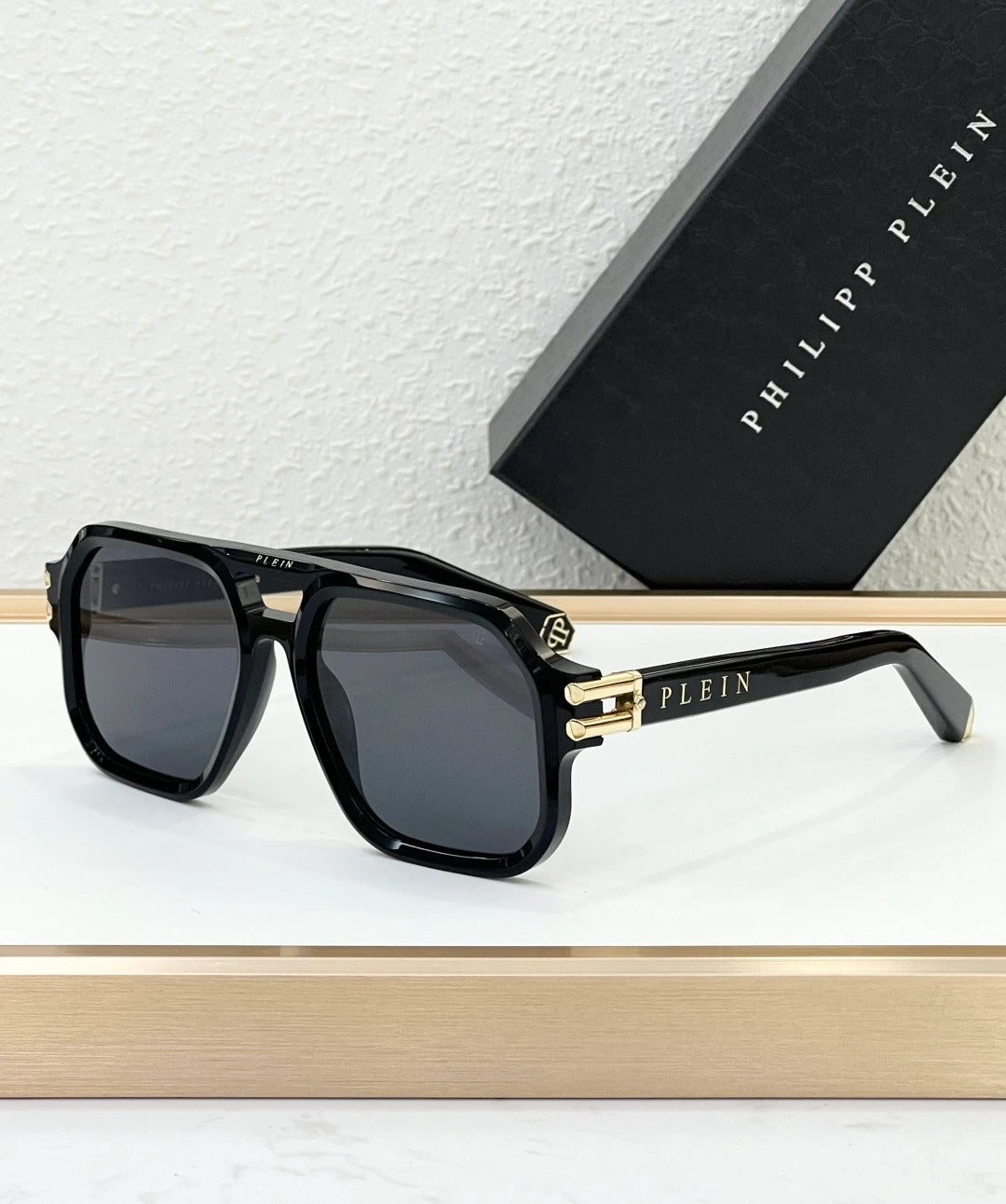 Plein ICON SPP148 sunglasses Black x Gold x Black Lens