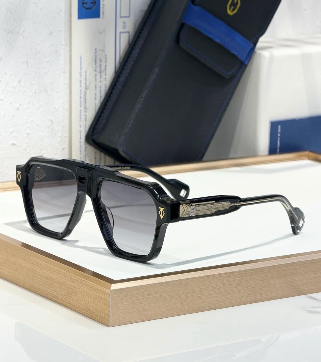 Henri Skyline sunglasses Black x Gold x Black Lens