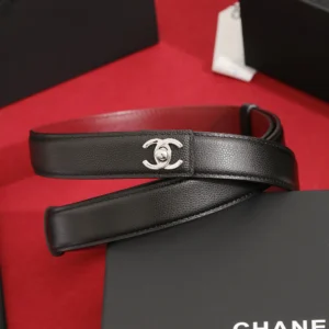 CHANEL black grained leather belt with silver-tone CC hardware