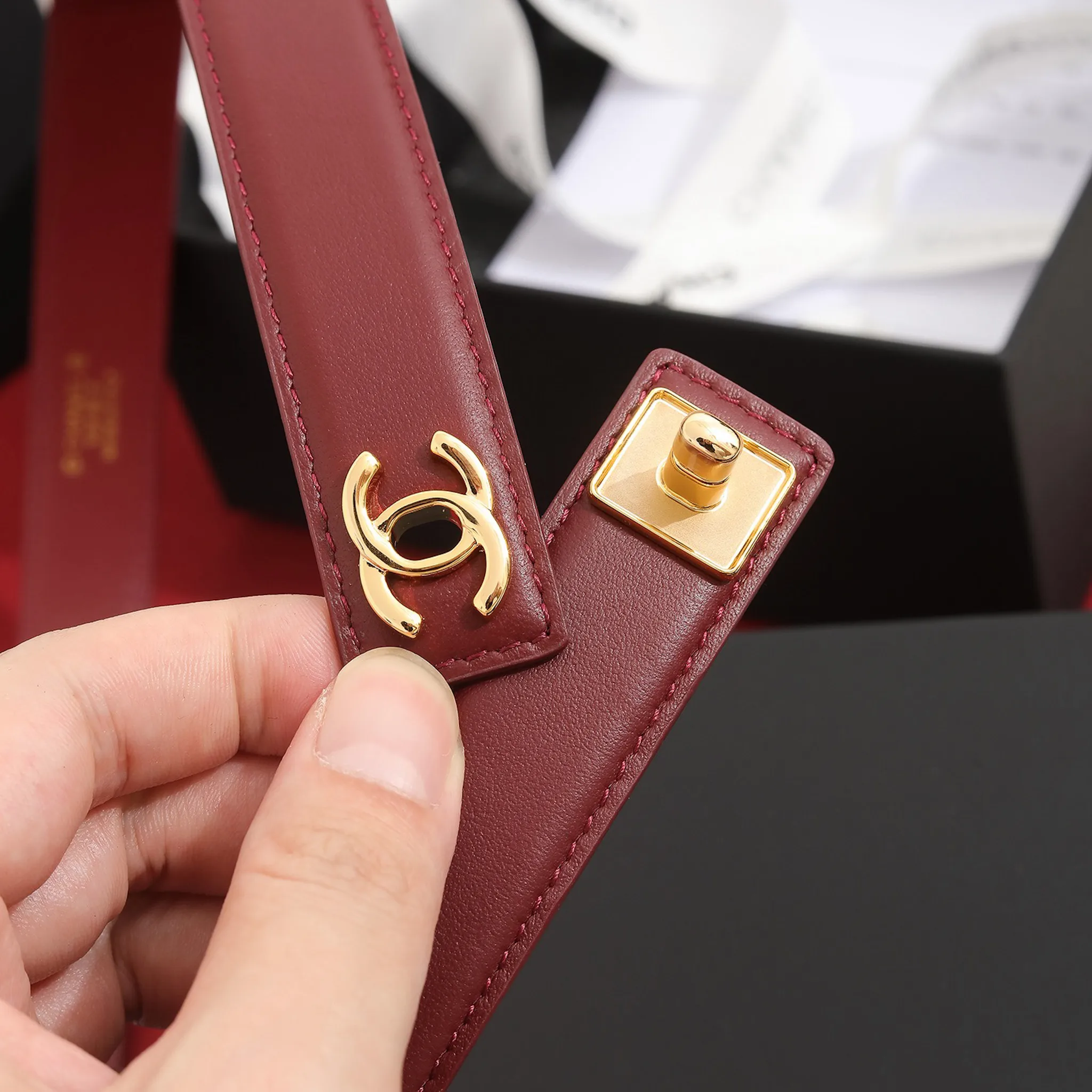 CHANEL burgundy smooth leather belt with gold-tone CC hardware