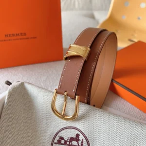 Hermès camel leather belt with gold-tone pin buckle and contrast white stitching