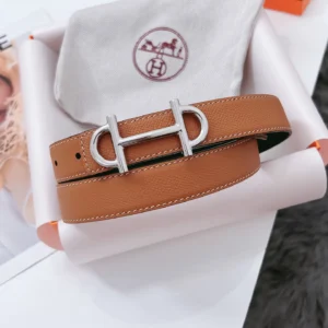 Hermès Gamma reversible camel and black leather belt with silver-tone buckle