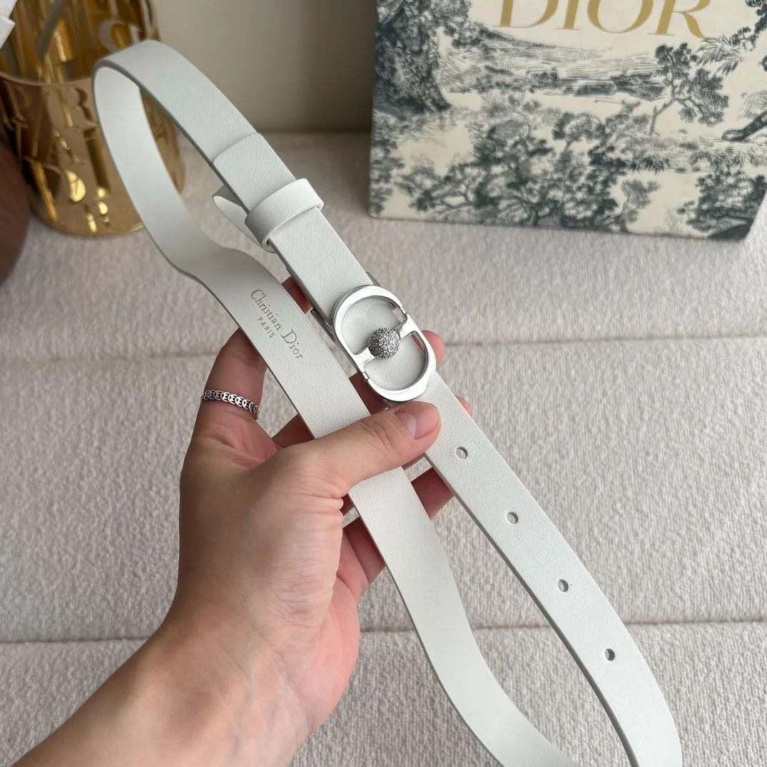Dior 30 Montaigne white leather belt with silver-tone crystal-embellished CD buckle
