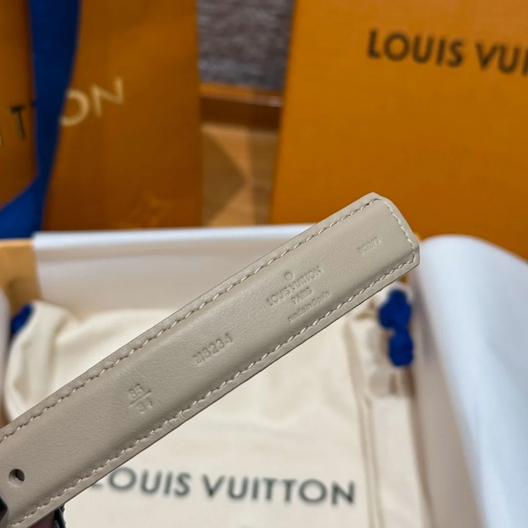 Louis Vuitton Bloom reversible cream and brown Monogram belt with gold-tone hardware