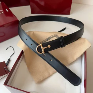 Gucci Horsebit black calf leather belt with gold-tone buckle