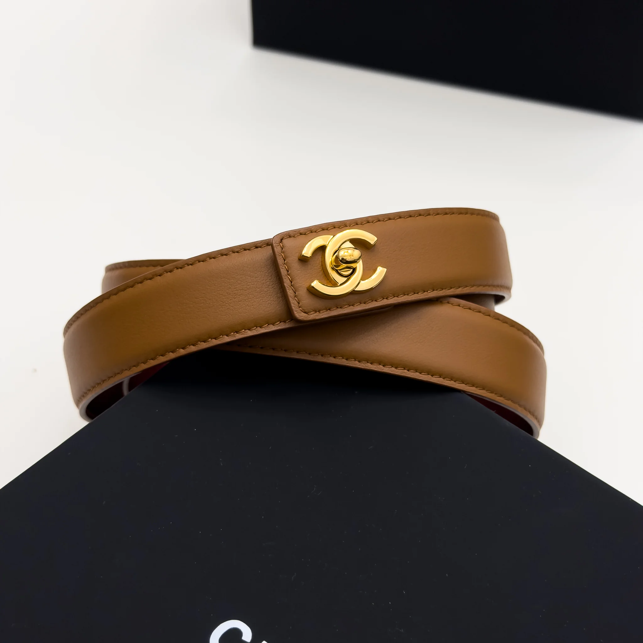 Chanel camel smooth leather adjustable belt with gold-tone CC turn-lock buckle