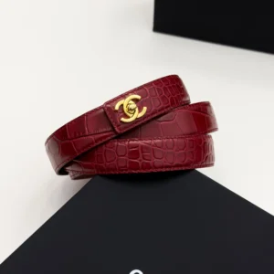 Chanel red crocodile-embossed leather adjustable belt with gold-tone CC turn-lock buckle