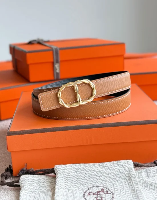 Hermès Maillon Torsade reversible leather belt in camel and black with gold-tone hardware
