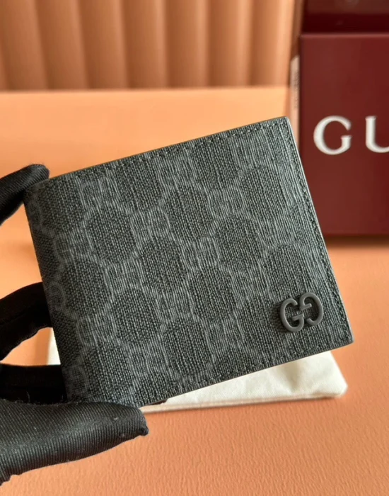 Gucci 768243 GG Supreme Grey Interior Bi-Fold Wallet - SezLuxe Egypt