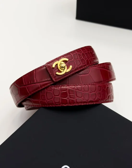Chanel red crocodile-embossed leather adjustable belt with gold-tone CC turn-lock buckle